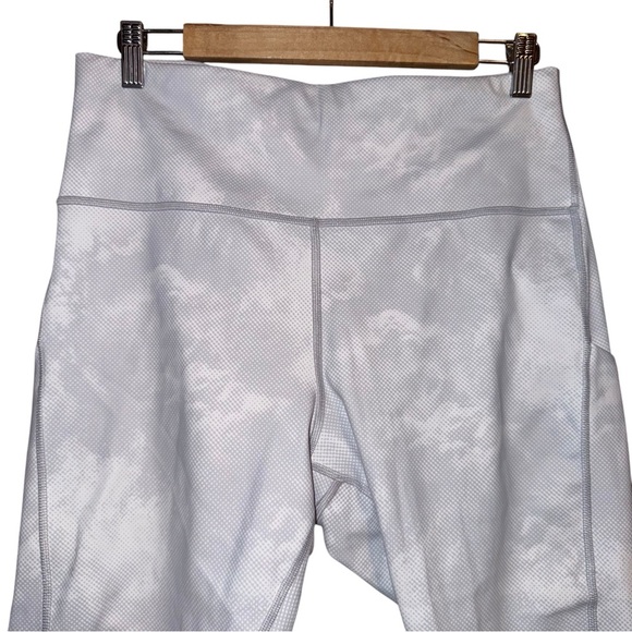 ATHLETA Ultimate Stash Pocket Printed Capri White Gray Grey Size 1X - Picture 6 of 16